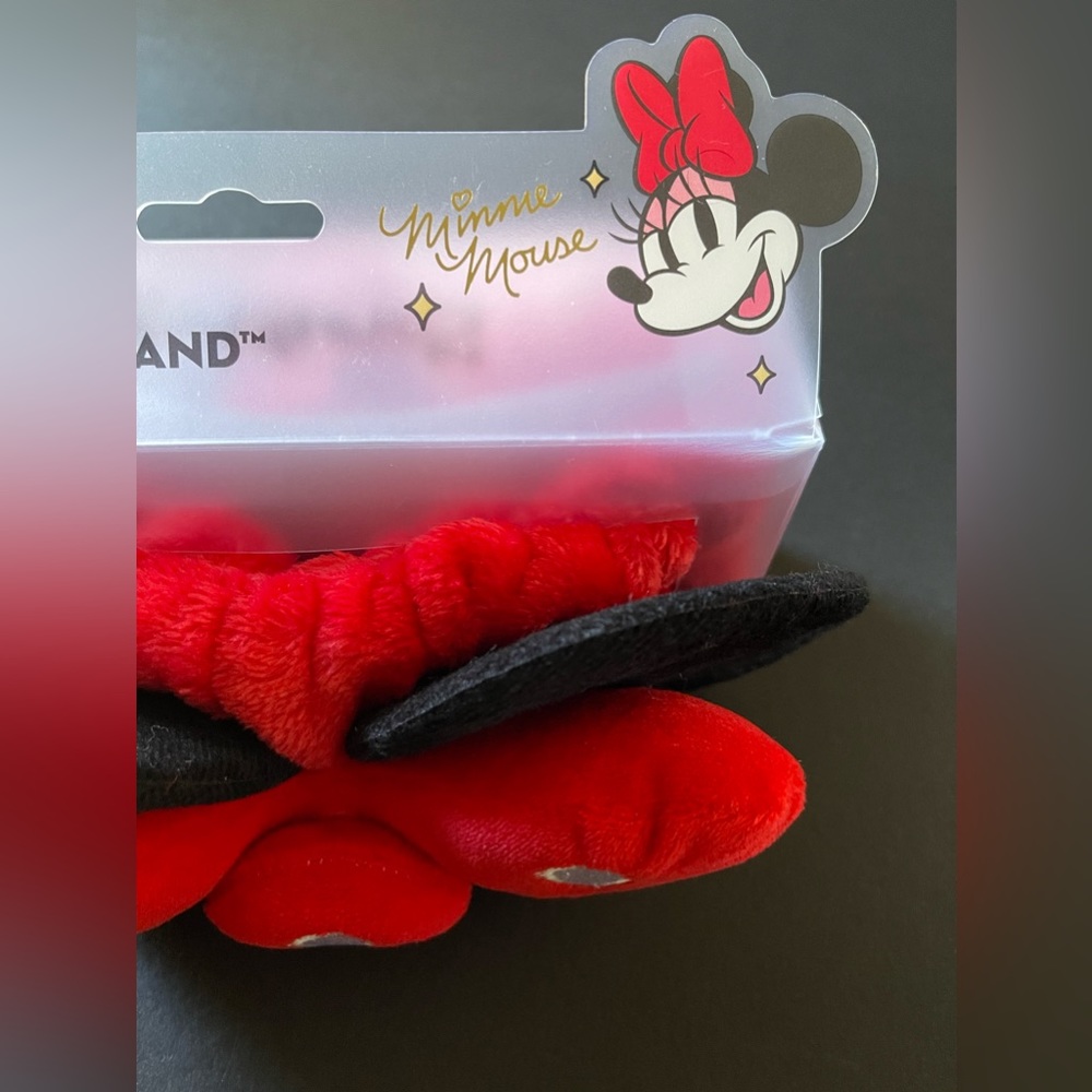 The Crème Shop x Disney Minnie🎀 teddy plush headband. - Picture 5 of 5